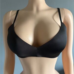 SKIMS Sleek Black Bra